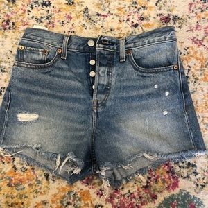 Levi’s Buttonfly shorts size 28